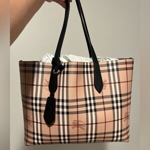 Burberry Hay Market Tote Bag - Medium - Reversible